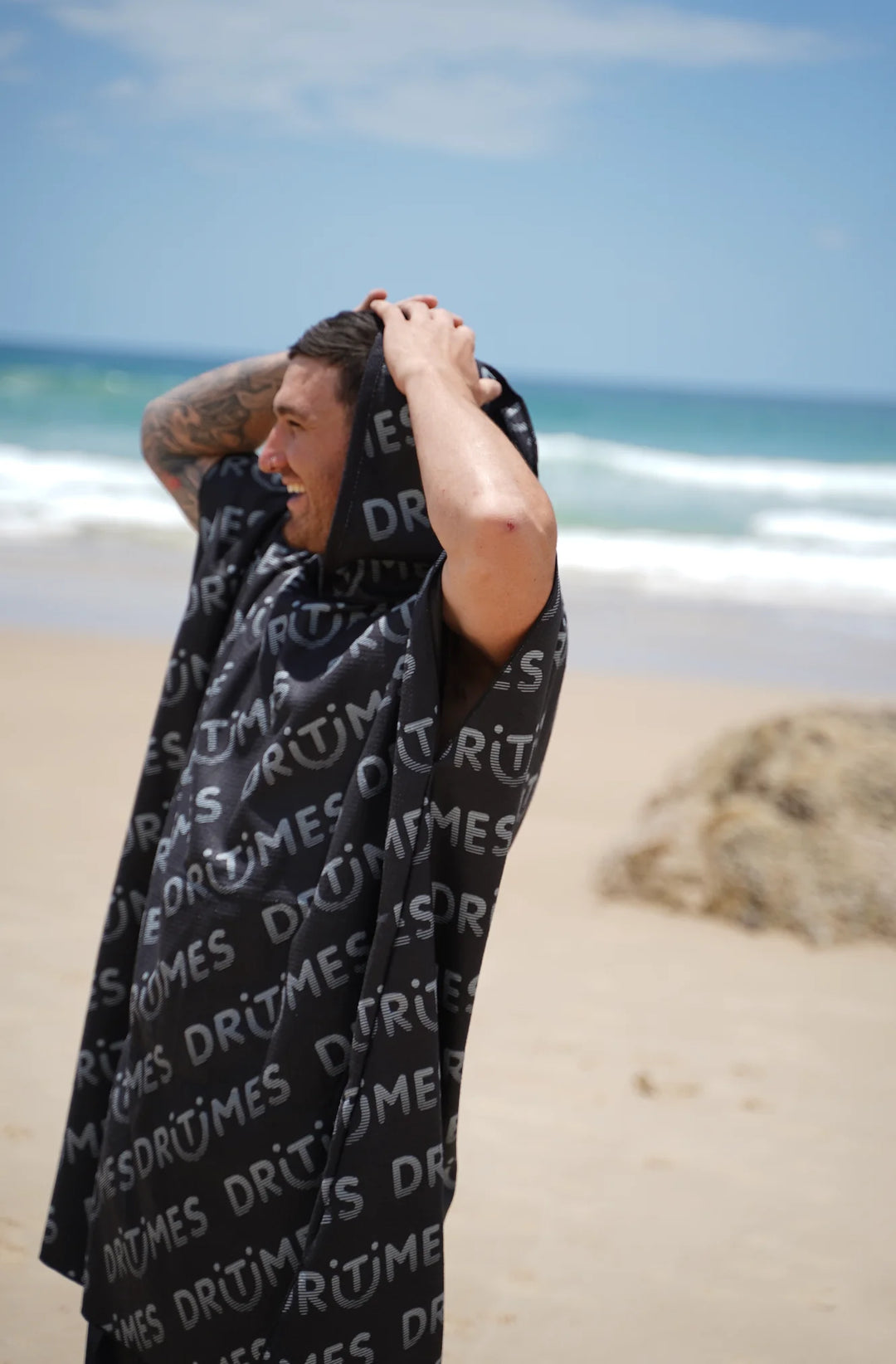 DRITIMES Black Staple Towel Poncho ADULT L/XL